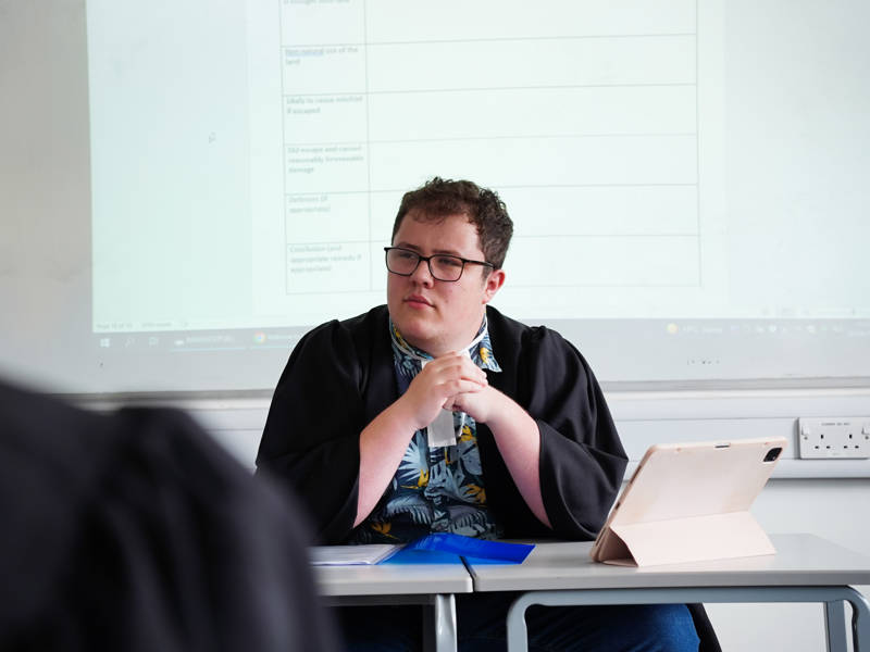 Level 3 BTEC Certificate/Extended Certificate in Applied Law