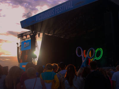 SCISSOR SISTERS SUN STAGE